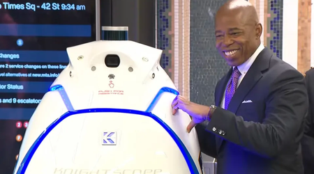 I New York vil en robotpolitimann patruljere undergrunnsstasjonen Times Square.