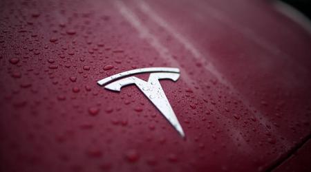 Tesla på sidelinjen: overskuddet stuper 71 prosent, Musk lover å 'komme tilbake til arbeidet'
