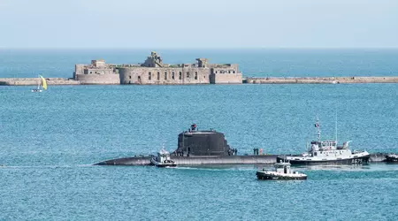 Den franske marinen har mottatt en atomdrevet angrepsubåt av Barracuda-typen, Duguay-Trouin, som vil være bevæpnet med Naval SCALP-missiler med en maksimal rekkevidde på 1 000 kilometer.