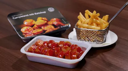 Den legendariske Volkswagen Currywurst kommer til butikkhyllene i tyske supermarkeder i en oppdatert form