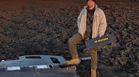 Ukraina viser for første gang hvordan den brukte en Sting-interceptor drone til å ødelegge Shahed