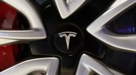 Tesla planlegger å lisensiere sitt autonome kjøresystem til andre bilprodusenter