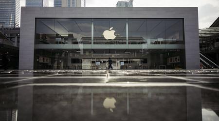 Tim Cook besøker Singapore i forbindelse med Apples ekspansjon i regionen 