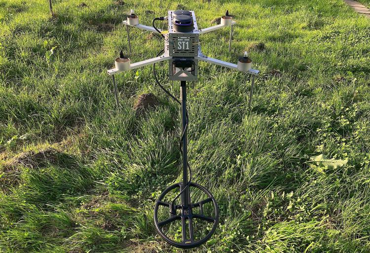 Ukraina presenterer ST1-minerydderdrone som arbeider fire ...