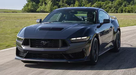 Bensin Ford Mustang har igjen overgått den elektriske Mach-E i amerikansk salg