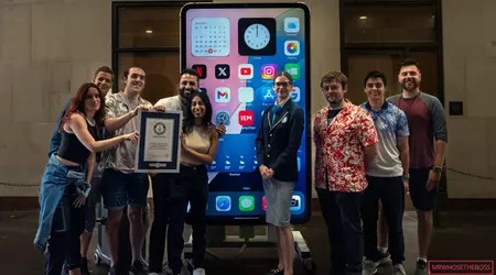 Ny Guinness-rekord: Bloggere lagde verdens største iPhone 15 Pro Max med en høyde på 2 meter og en vekt på mer enn 200 kg