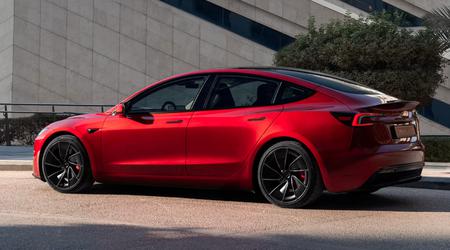 Frankrike har krevd at Tesla stopper falske påstander om autonom kjøring