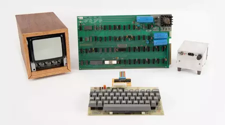 En fungerende kopi av Apple-1 med en bruksanvisning med håndskrevne notater av Steve Jobs og Steve Wozniak ble solgt på auksjon for 375 000 dollar