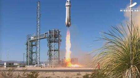 Blue Origin har sendt turister ut i verdensrommet etter to års pause: Syvende vellykkede mannskapsflyvning