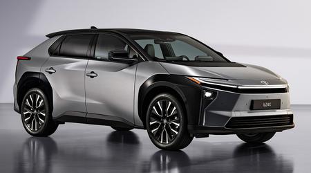 Toyota oppdaterer sin elektriske crossover bZ4X: lader raskere, går lenger, trekker mer