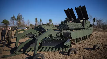 AFU har tatt i bruk M1150 mineryddingskjøretøy basert på M1 Abrams-stridsvogner, USA har ikke rapportert om leveransene.