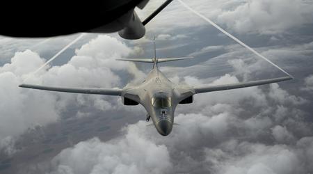 Strategiske bombefly av typen B-1B Lancer fløy tre oppdrag på åtte dager i Midtøsten.