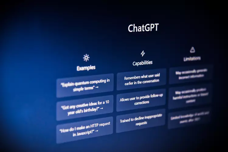 Store språkmodeller gjenskaper konspirasjonsteorier og andre ...