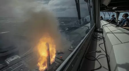 Fregatt fra den nederlandske marinen avfyrer Tomahawk-cruisemissil for første gang