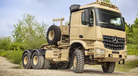Mercedes-Benz presenterer hærtraktoren Arocs 4042 AS 6x6 på IDEX 2025