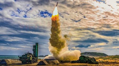 Vietnam har for første gang på 20 år avfyrt luftvernmissilsystemet S-300PMU-1, som kan skyte ned mål innenfor en radius på 150 km i en høyde på opptil 25 km.