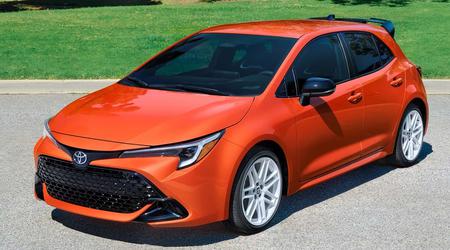 Hvite felger, lys karosserifarge: Toyota Corolla FX Edition får retrodesignelementer