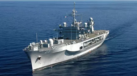 USA har sendt landgangsfartøyet USS Mount Whitney i Blue Rig-klassen til Israel.