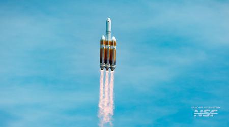 Slutten på en æra: Delta IV Heavy tar siste steg ut i verdensrommet