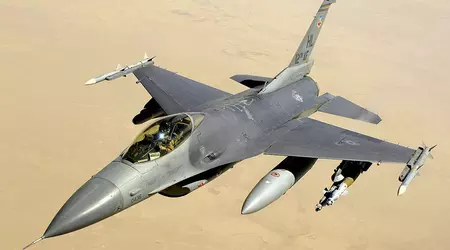 Flere nederlandske F-16-fly ankommer Romania for å trene blant annet ukrainske piloter