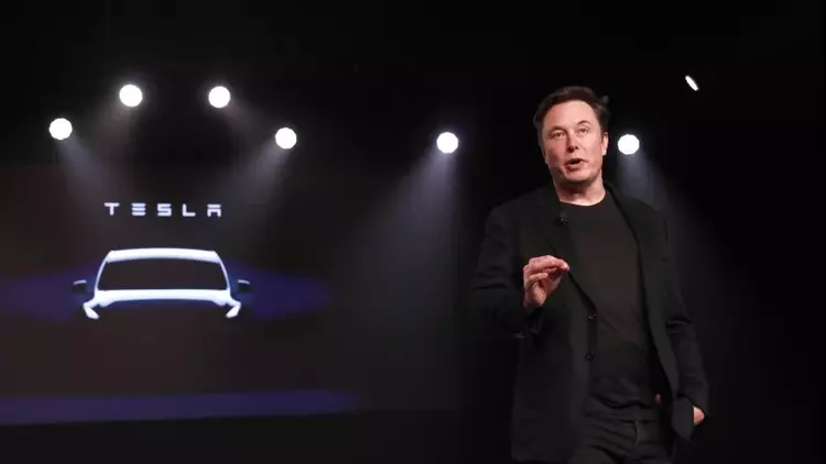 Tesla kommer likevel til å lansere ...