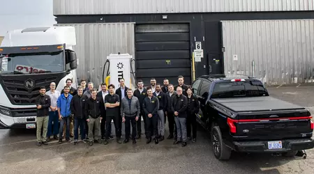Opp til 400 kW per kjøretøy: ABB E-Mobility har installert den første A400 HPC-ladestasjonen i Nord-Amerika