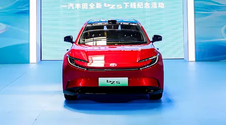 FAW-Toyota bZ5 med BYD Blade-batterier har rullet av samlebåndet i Kina
