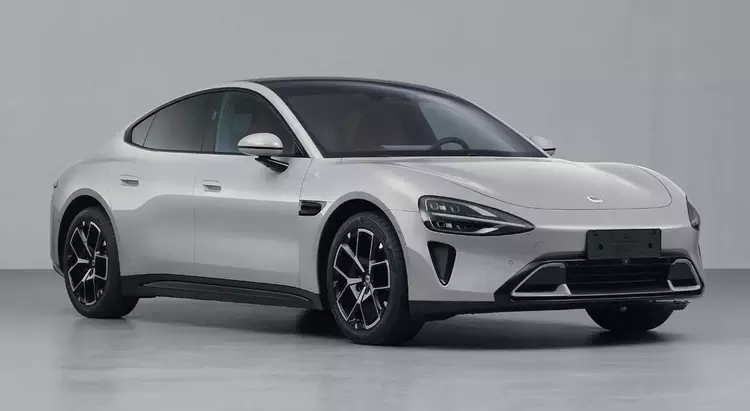 Xiaomi SU7 avsløres for første gang ...