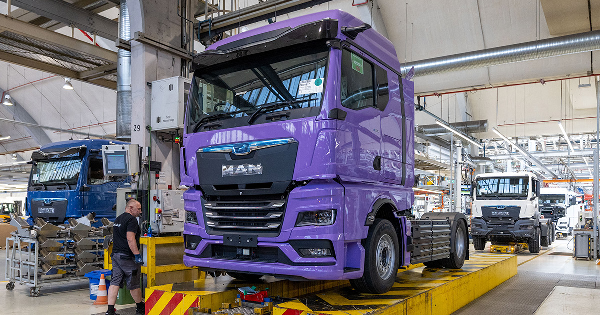 I frontlinjen av transport: Banebrytende teknologi i MAN-lastebiler Produksjon av MAN-lastebil: Bak kulissene i tysk ingeniørkunst