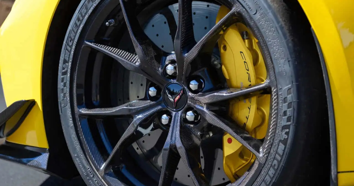 Innovasjon i bevegelse: hjul og bremsesystem på Chevrolet Corvette ZR1 Licence Teknisk analyse: Chevrolet Corvette ZR1 hjul og bremser