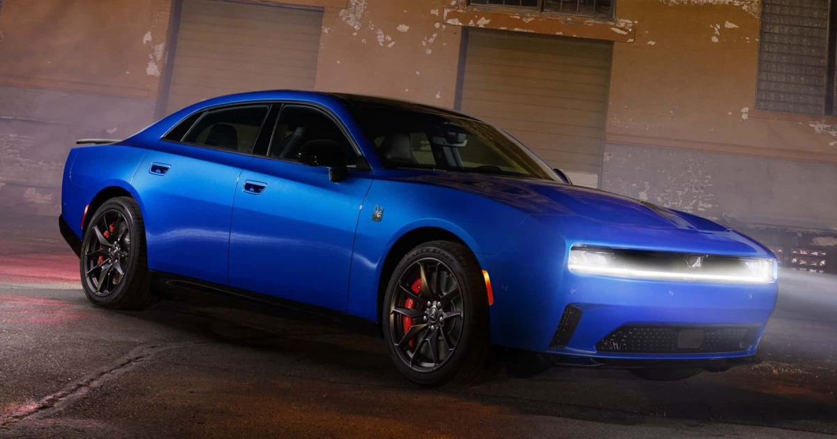 Fire dører, urokkelig kraft: møt Dodge Charger Daytona 2026 Dodge Charger Daytona 2026: Den første og eneste produksjonsmaslcaren med fire dører