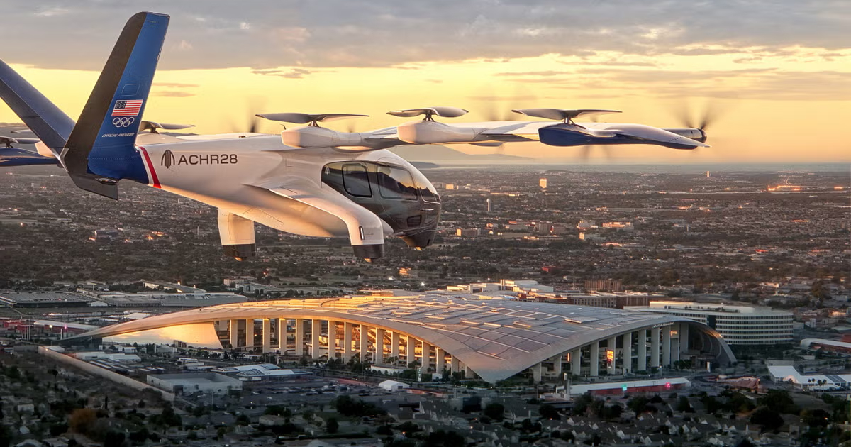 Innovasjon og teknologi: et blikk på eVTOL mot bakgrunnen av det legendariske stadionet Dykking inn i fremtiden: eVTOL mot bakgrunnen av et arkitektonisk mesterverk i California