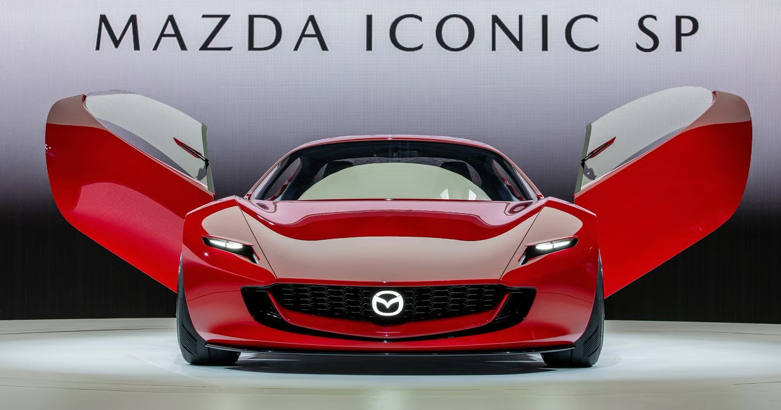 Mazda Iconic SP Concept: Hvor arv møter banebrytende innovasjon Mazda Avslører den fantastiske Iconic SP Concept: Et glimt inn i fremtiden for sportsbiler