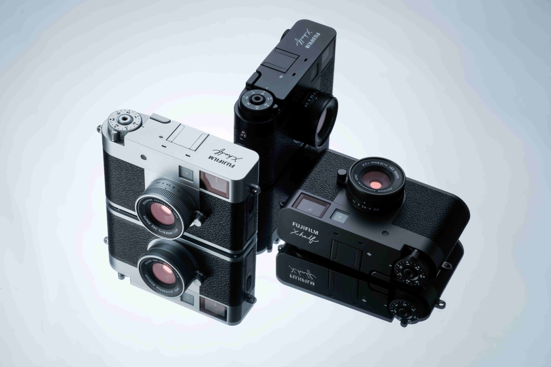 En teknologisk premiere: Fujifilm avduker X half kamera Fujifilm lanserer nytt X-serie semi-format kamera
