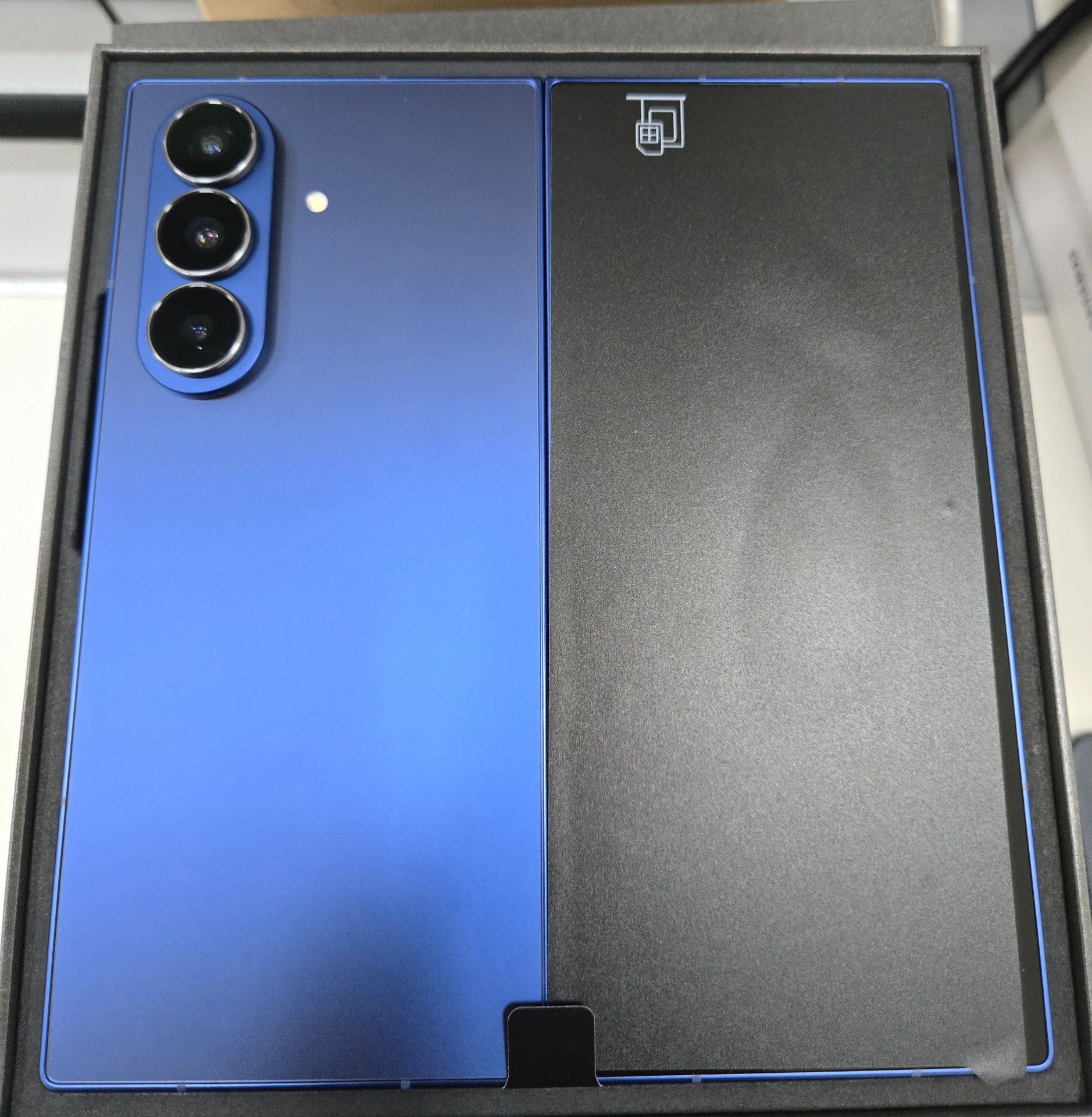 Utforsker Samsung Galaxy Z Fold 7: Et neste generations teknologisk under
