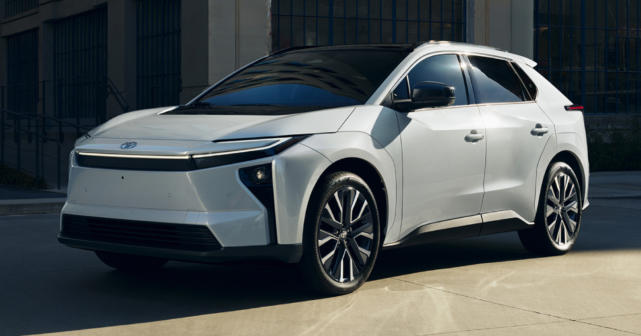 Utviklingen av den elektriske serien: hva er nytt i den oppdaterte Toyota bZ Nytt utseende: Den oppgraderte Toyota bZ innoverer innen bærekraftig mobilitet