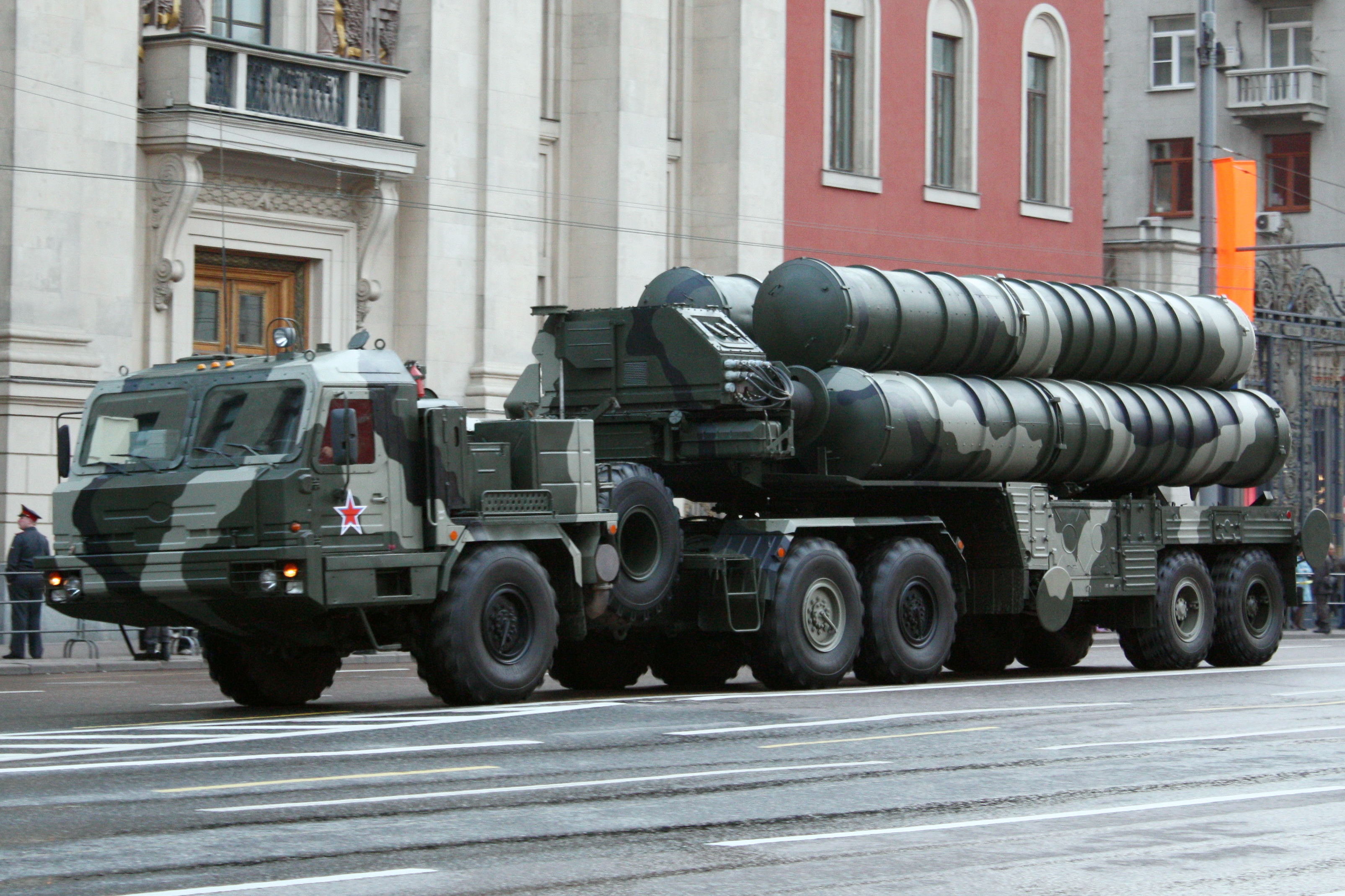 C-400 i tjeneste: Hva er utsiktene for det russiske luftvernsystemet? La oss ta en titt på C-400: Hva vet vi om det russiske luftvernmissilsystemet?