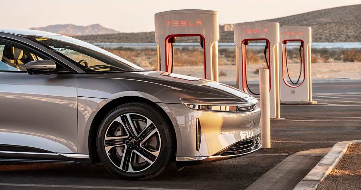 Flaggskipmøte: Lucid Air bruker Teslas infrastruktur Lucid Air drevet av Tesla: grensene for elbilkrigen viskes ut