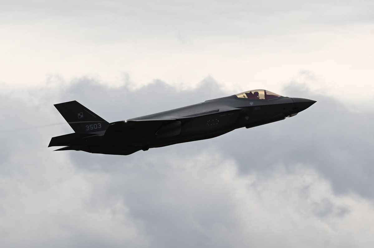 Utforske den banebrytende teknologien som driver F-35 jagerflyet Avdekking av teknologien bak F-35: En dypdykk for nerder