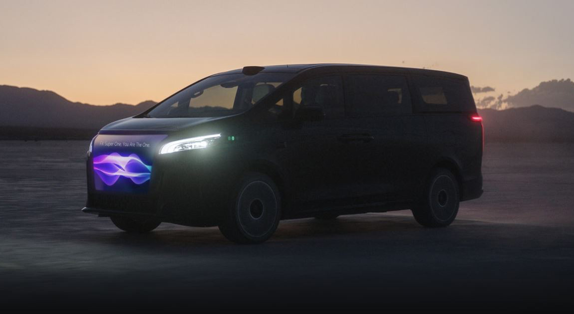 Faraday Future har avduket FX Super One: en elektrisk minibuss med et "ansikt" på LED-grillen Faraday Future har avduket FX Super One: en elektrisk minibuss med et "ansikt" på LED-grillen