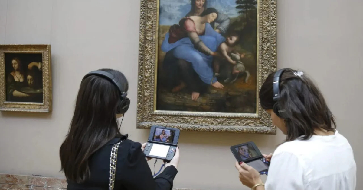 Reise gjennom historien med Nintendo 3DS: et nytt format for omvisninger i Louvre Nintendo 3DS blir audioguide på Louvre: den digitale utviklingen av kultur