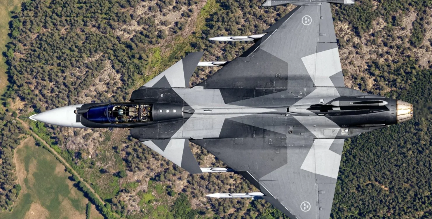 Innovasjon svever: Inne i de avanserte teknologiene til Gripen E Avdekkingen av Gripen E: Sveitsens sveitsiske armékniv for kampfly