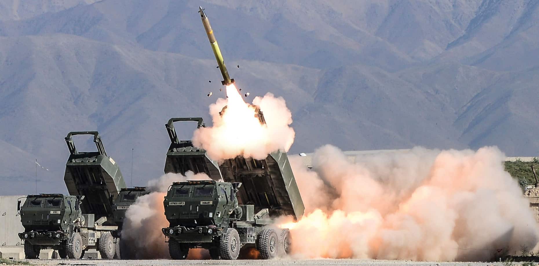 Ild fra HIMARS M142: Revolusjon med GLMRS-veiledningen HIMARS M142: Kraft og nøyaktighet med GLMRS