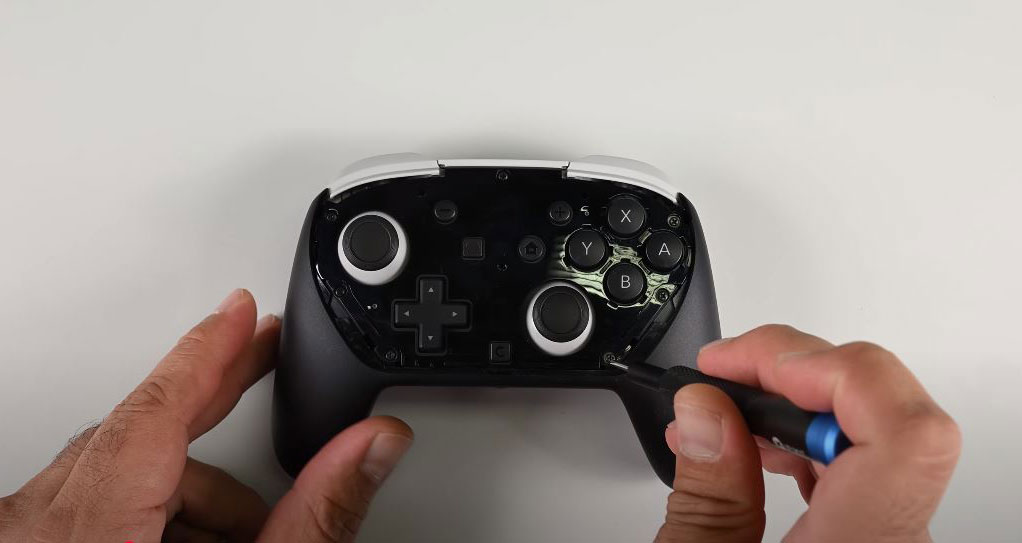 iFixit demonterer Pro-kontrolleren for Nintendo Switch 2: hva er inni?