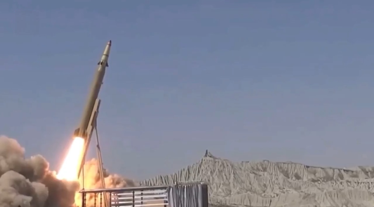 Iran og Qasem Basir: Hva betyr oppskytingen av et nytt ballistisk missil? Et nytt gjennombrudd innen militærteknologi: Iran lanserer Qasem Basir