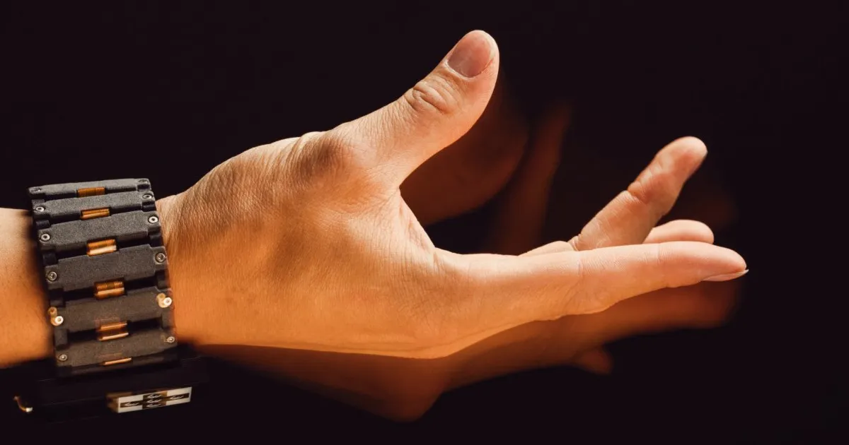 Merk til teknologientusiaster: det nye Meta-armbåndet er her Gjennomgang av det nye Meta-armbåndet: teknologi på håndleddet
