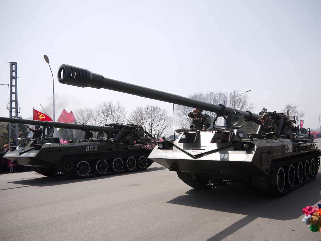 'Koksan' viser kraft: hva er kjent om Nord-Koreas nye artillerimodell etter paraden Utseendet til 170 mm artillerigiganter 'Koksan' på paraden i DPRK vakker oppmerksomhet fra eksperter