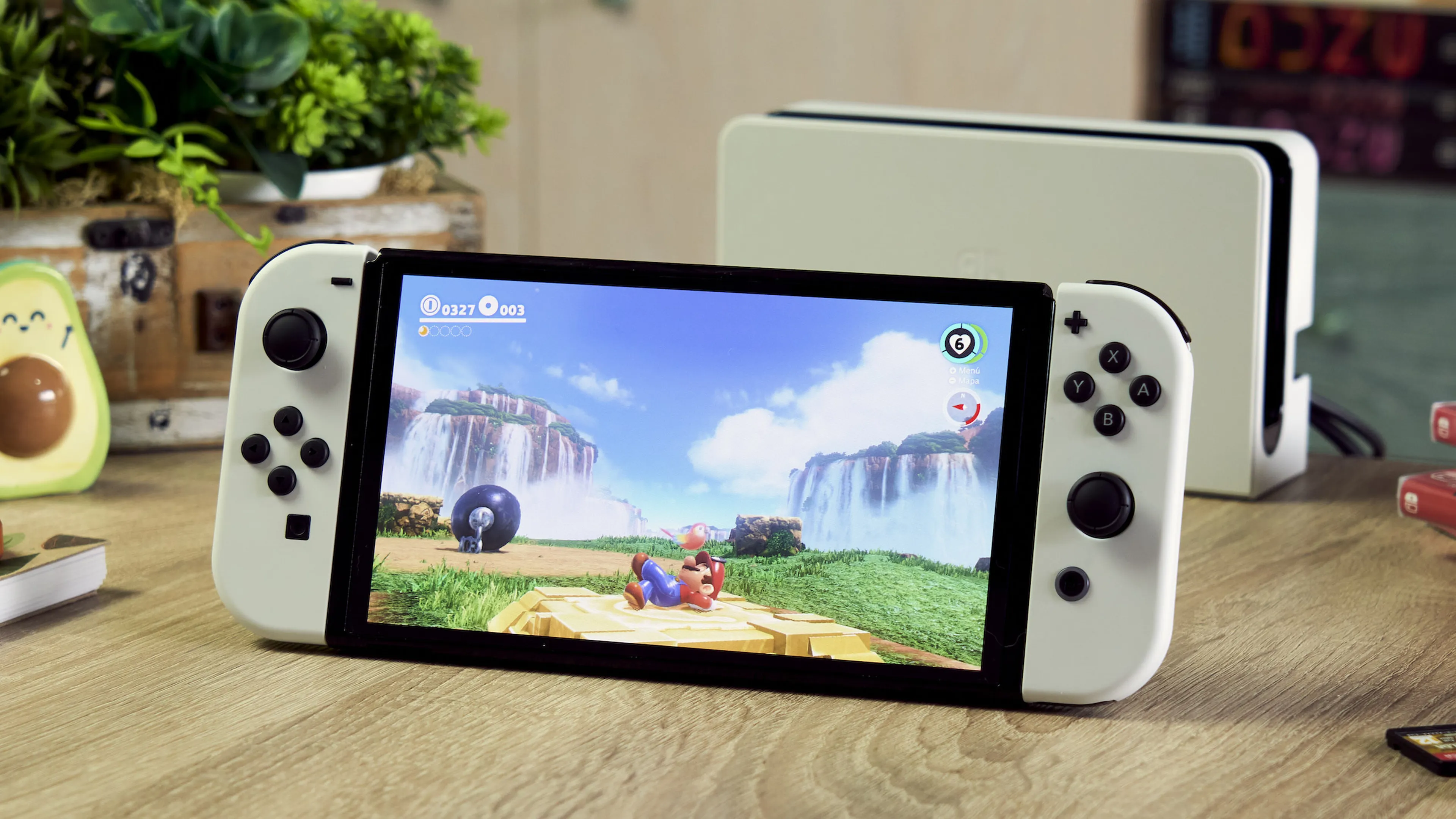 Nintendo Switch med OLED-skjerm: er det verdt å oppgradere? Nintendo Switch OLED: Et nytt blikk på den klassiske konsollen