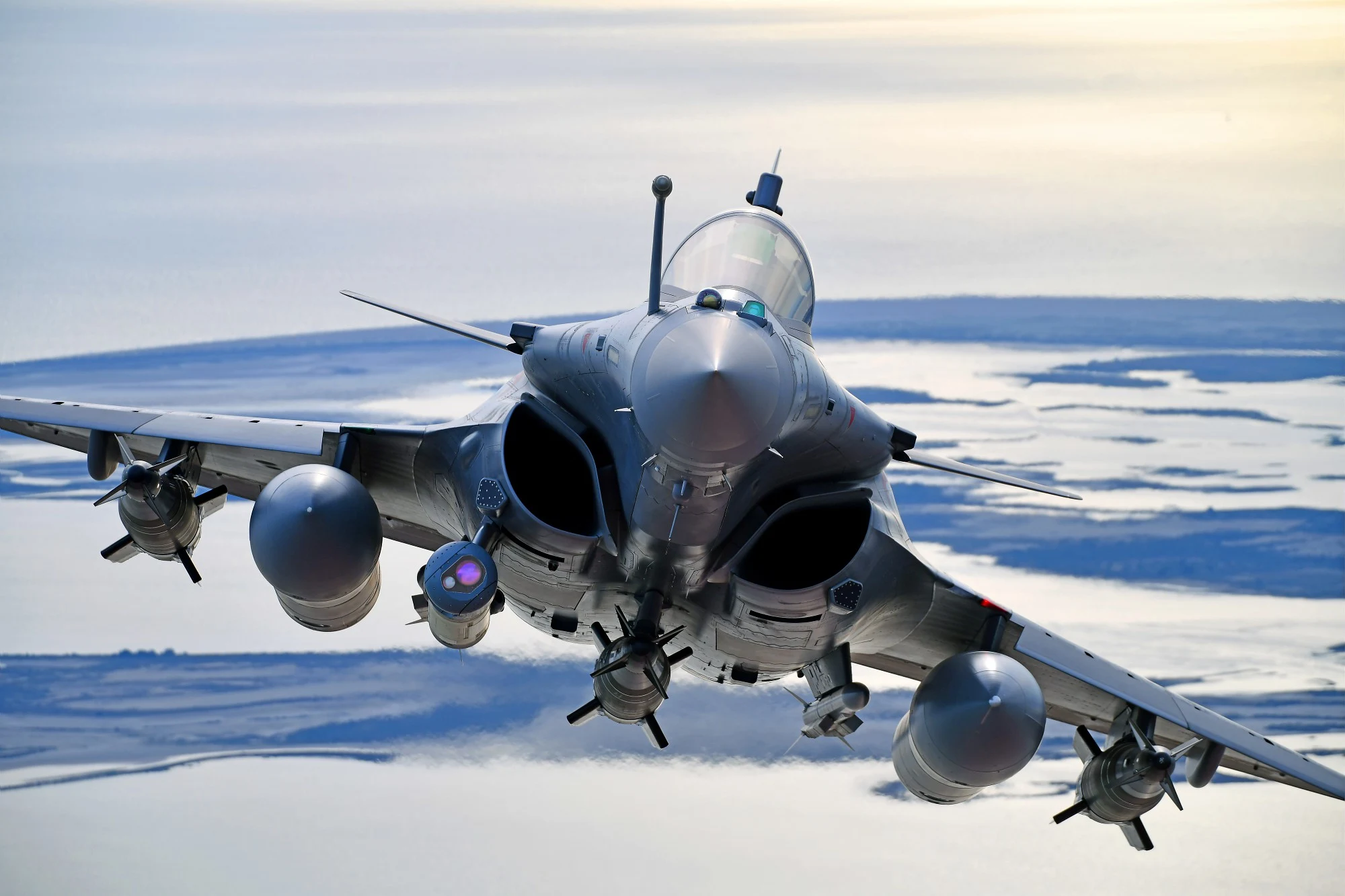 Gjennomgang av det franske Rafale-flyet: Fra makt til innovasjon Moderne teknologi i aksjon: Det franske Rafale-jagerflyet