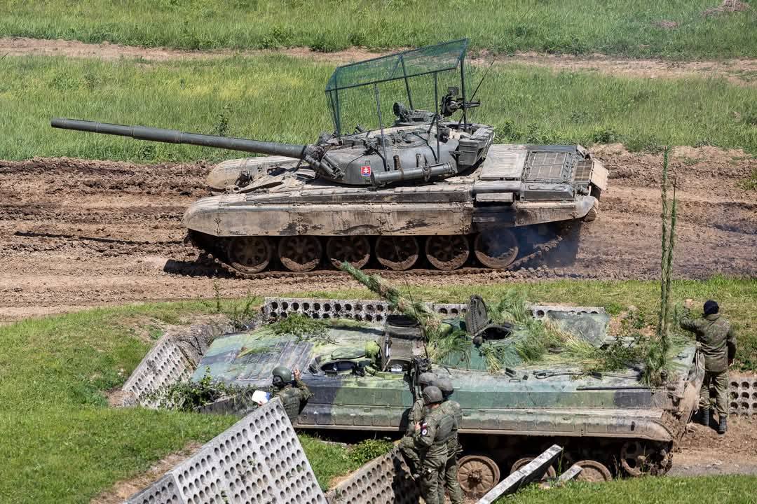 Innovasjoner mot fare: et antidrone-system på slovakiske T-72M1-tanker Slovakiske T-72M1 mottar dronebeskyttelse: Hva er antidrone-braziers?